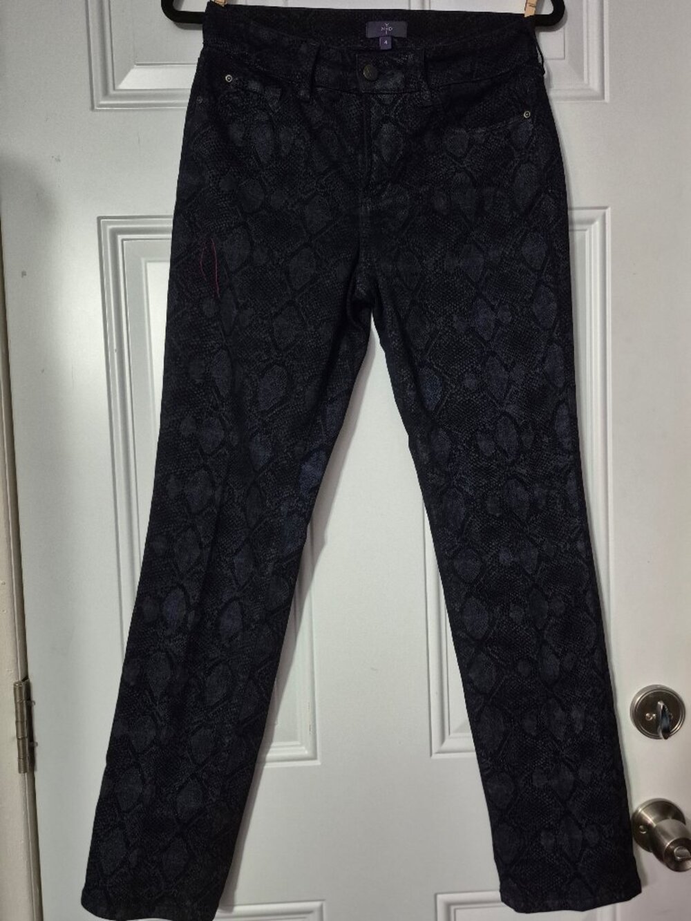 Snakeskin print Skinny Jeans. size 4. purple/black